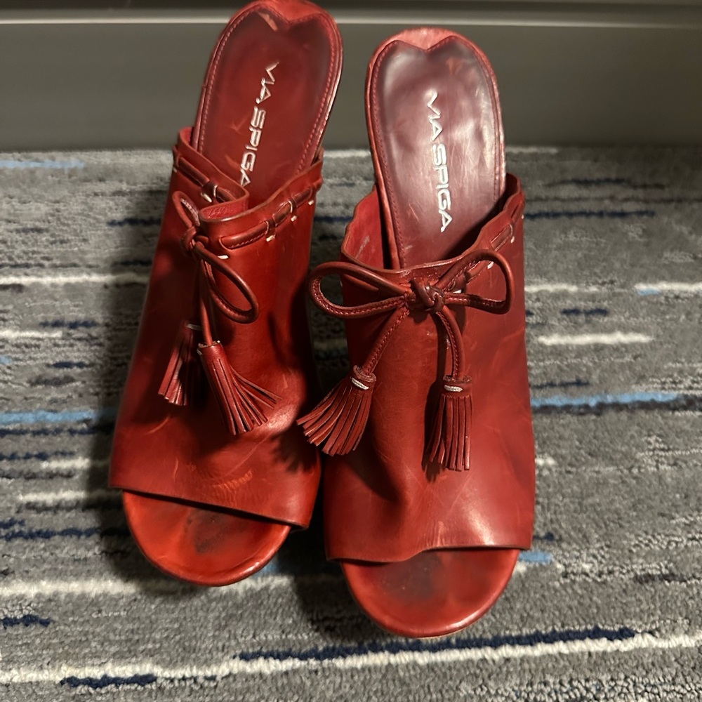Via Spiga Women's Crimson Leather Mules